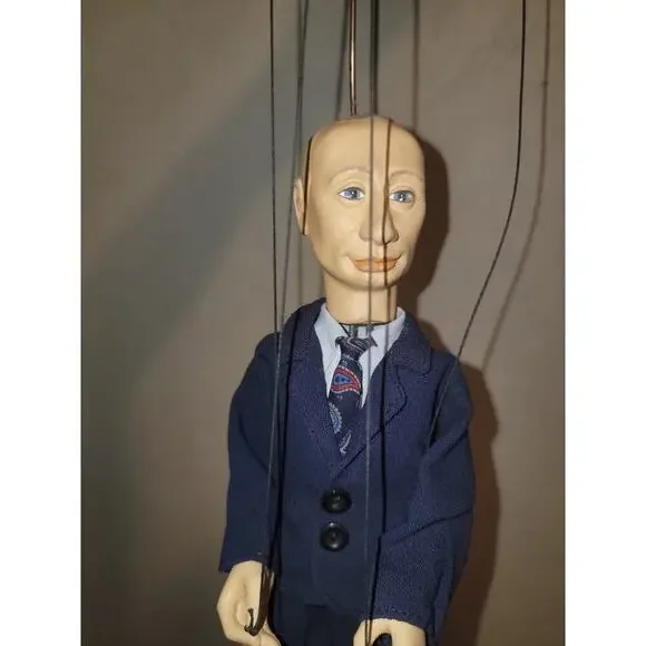 Russian President / Vladimir Vladimirovich Putin Marionette - Picture 10 of 10